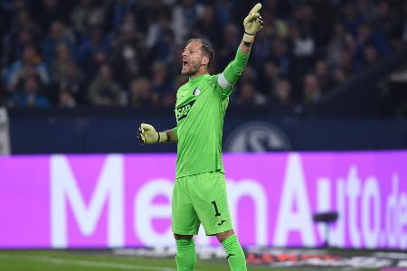 TSG Hoffenheim - TOR: Oliver Baumann - Note: 3,0 - Zeichnete sich schon in der dritten Minute mit einer tollen Parade gegen Gnabry aus. Bei den Gegentreffern war Baumann ohne Chance. Immer auf der Hut bleiben - das war seine Hauptaufgabe am Samstagnachmittag. Diese erfüllte er fehlerfrei.