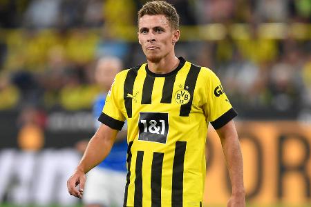 Thorgan Hazard - Note: 3,5 - Übernahm wie schon gegen City die Linksverteidigerposition. Ließ sich von Dina Ebimbe und Lindström vereinzelt überlaufen. Sah in diesen Szenen auf der letzten Linie nicht gut aus. Weiter vorne im Anlaufverhalten besser.