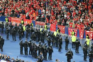 Krawalle bei CL-Finale: Haftstrafen für zwei Fans