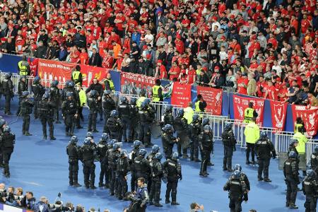 Krawalle bei CL-Finale: Haftstrafen für zwei Fans Krawalle bei CL-Finale: Haftstrafen für zwei Fans