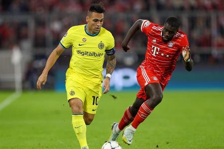 Dayot Upamecano (bis 45.) - Note: 2,5 - Verteidigte den freien Raum sehr clever und lief viele Zuspiele des Gegners ab. Musste deshalb nur selten in brenzlige Eins-gegen-eins-Situationen. Hatte allerdings einmal Glück, dass Martínez das leere Tor nicht traf (28.). Erlaubte sich im Spielaufbau kleinere Wackler.