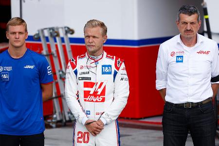 Woche der Entscheidung - Schumachers letzte Hoffnung heißt somit Haas. Laut RTL-Reporter Felix Görner kommt es für den 23-Jährigen zur 'Woche der Wahrheit'. Günther Steiner und Gene Haas wollen die Situation analysieren. Bereits vor dem Großen Preis von Brasilien könnte es eine Entscheidung geben.