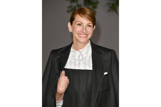 Als Julia Roberts 1967 in Georgia auf die Welt kam, hatten ihre Eltern Schwierigkeiten, die Krankenhaus-Rechnung zu begleichen. Für die standen dann niemand Geringerer als…