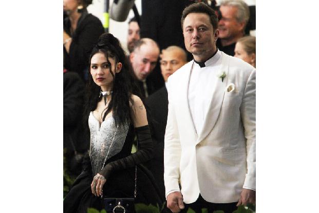 Wer denkt, der Sohn von Grimes und Elon Musk habe mit X Æ A-Xii einen seltsamen Namen, der wäre vielleicht weniger überrascht gewesen, wenn Grimes' aktueller Name bekannter wäre. Den hat die kanadisch ...