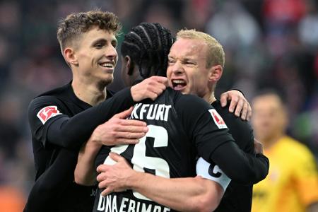 Trotz Augsburger Blitzstart: Frankfurt hält Anschluss Trotz Augsburger Blitzstart: Frankfurt hält Anschluss