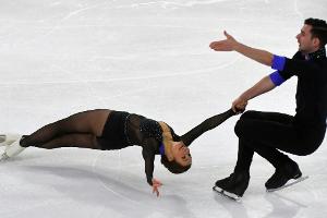 Paarläufer Hocke/Kunkel holen Bronze im Grand Prix