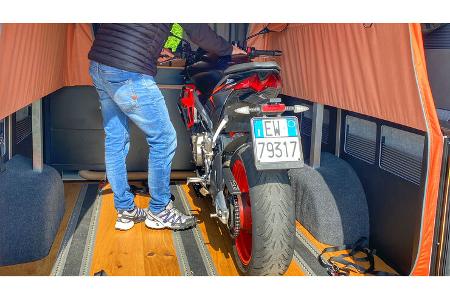  Rocket Camper Moto