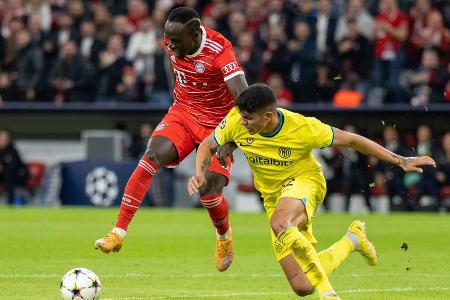 Sadio Mané (bis 65.) - Note: 3,0 - War im ersten Durchgang ein absoluter Aktivposten, obwohl er nur eine wirklich gefährliche Aktion in Richtung Tor zustande brachte (36.). Im Anlaufverhalten sehr aufmerksam und immer anspielbar. Nahm nach dem Seitenwechsel deutlich den Fuß vom Gas. Hatte Glück, dass es für sein klares Handspiel keinen Elfmeter gegen die Bayern gab (8.).