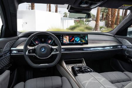 BMW i7