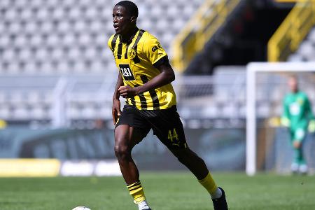 Soumaila Coulibaly (ab 72.) - ohne Bewertung - Gab über ein Jahr nach seinem Wechsel zum BVB endlich sein Debüt bei den Profis. Deutete nur bedingt an, dass er bereit für eine dauerhafte Beförderung ist.