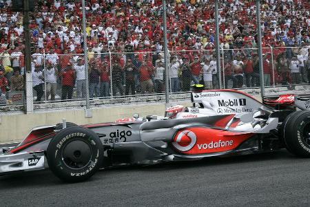 P7: Heikki Kovalainen (McLaren-Mercedes) - 1:34:55.903h