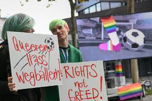 Nach Salman-Skandal: LGBTQ-Protest vor FIFA-Museum