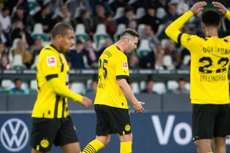 BVB verliert 0:2 in Wolfsburg: Kobel verhindert Schlimmeres, Adeyemi schwach - Nach zuletzt drei Siegen in Folge hat der BVB am Dienstagabend wieder eine Niederlage in der Fußball-Bundesliga kassiert. Zum Auftakt des 14. Spieltags verlor die Elf von Trainer Edin Terzic mit 0:2 (0:1) beim VfL Wolfsburg. Hier kommen die Noten und die Einzelkritik zum Spiel: BVB verliert 0:2 in Wolfsburg: Kobel verhindert Schlimmeres, Adeyemi schwach - Nach zuletzt drei Siegen in Folge hat der BVB am Dienstagabend wieder eine Niederlage in der Fußball-Bundesliga kassiert. Zum Auftakt des 14. Spieltags verlor die Elf von Trainer Edin Terzic mit 0:2 (0:1) beim VfL Wolfsburg. Hier kommen die Noten und die Einzelkritik zum Spiel: