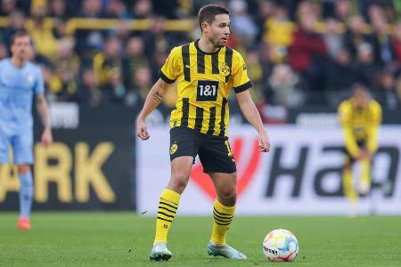 Raphael Guerreiro - Note: 2,5 - Erst in Minute 19 mit der ersten brauchbaren Hereingabe. Wurde dann aber immer stärker. Großartige Rettungstat auf der Linie gegen Kaminski in Minute 32. Auch das Zuspiel auf Süle kurz vor dem Pausenpfiff kam von ihm. Zu zögerlich vor dem 0:2.
