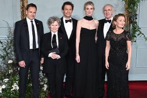 "The Crown"-Premiere: Die Queen kommt im Anzug
