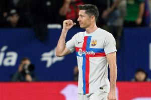 Barca-Sieg nach Lewandowski-Platzverweis