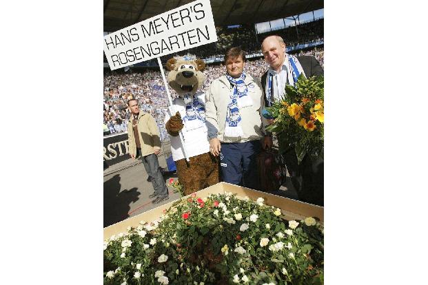 'Meine Frau hat mich nicht mehr in den Garten gelassen, weil ich die Rosen nicht vom Blumenkohl unterscheiden konnte.' (Über seine Rückkehr in die Bundesliga)