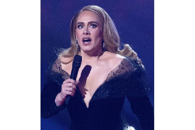 …sagt Adele, die sich ebenfalls gelegentlich vor Konzerten übergibt oder auch schon mal eine Flucht durch den Notausgang versucht. Der Grund: Sie hat Angst vor dem Publikum, beruhigt sich eigentlich erst wieder, wenn alles vorbei ist. Auch…