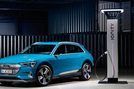 Audi e-tron an Ionity-Ladesäule