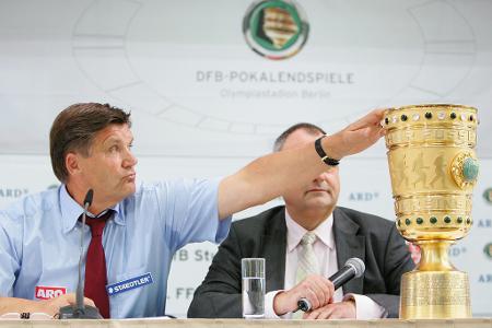 'Ich bin nun als Pokalsieger in der DDR und im Westen in die Geschichte eingegangen. Wurde auch Zeit, so viele gibt's nicht mehr von uns.' (Nach dem Pokalsieg mit Nürnberg 2007)