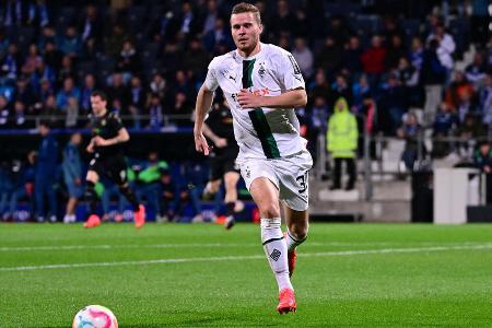 Nico Elvedi - Note: 3,5 - Was genau hat Elvedi vor dem 1:1 gemacht? Auf Torschütze Julian Brandt achtete der Schweizer Nationalspieler da jedenfalls nicht.