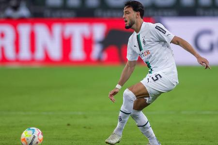 Ramy Bensebaini - Note: 1,5 - Traf mit einem grandiosen Kopfballtor zum 2:1. Da ließ er die gesamte BVB-Defensive schlecht aussehen. Rettete in Minute 33 mit dem Fuß gegen Reyna. Wurde dafür zu Recht von seinen Mitspielern gefeiert. Bei den Gegentoren war er aber nicht ganz auf der Höhe.