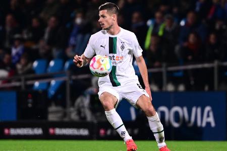 MITTELFELD: Julian Weigl - Note: 2,0 - Leitete das frühe 1:0 ein. War oft die erste von vielen Stationen, wenn es gefährlich wurde. Dazu ein guter Abräumer. Nicht ganz so auffällig wie seine Mittelfeldkollegen Koné, Hofmann und Stindl.