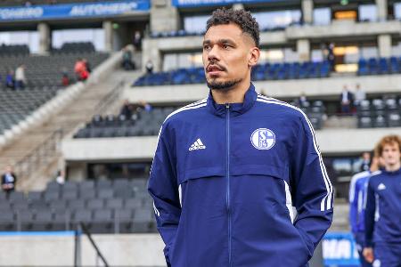 Timothée Kolodziejczak (ab 66.) - Note: 4,5 - Gab sein Debüt für die Schalker und rückte positionsgetreu auf die linke Außenbahn. Bot dort in der Schlussphase durchaus noch Räume zum Kontern an. Im Zweikampf etwas zahm.