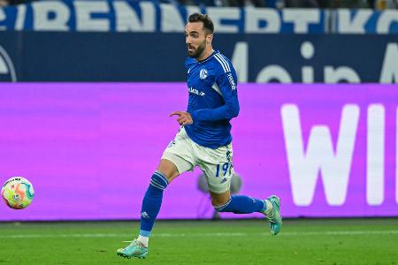 Kenan Karaman (bis 58.) - Note: 5,0 - Konnte den Offensivdrang von Bülter auf seiner Seite nicht imitieren. War kaum einmal in prägender Rolle an Angriffen beteiligt. Verlor nach vielen suboptimalen Aktionen zunehmend den Mut und musste kurz nach der Pause zurecht weichen.