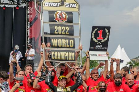 Nach MotoGP-Titel: Ducati triumphiert auch in Superbike-WM Nach MotoGP-Titel: Ducati triumphiert auch in Superbike-WM