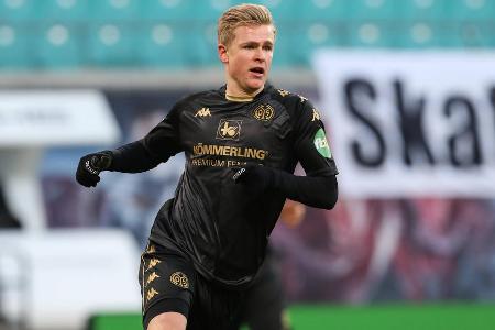 Jonathan Burkardt (FSV Mainz 05) | 22 | 0 A-Länderspiele - In der Vorsaison schien die erstmalige Nominierung ins Aufgebot der A-Nationalmannschaft für den Kapitän der U21 nur noch Formsache, in der neuen Spielzeit läuft's für den Mainzer allerdings überhaupt nicht mehr. Mehrfach verletzt, und wenn doch mal fit, dann unglücklich vor dem Tor - nicht nur wegen seines kläglichen Strafstoß-Fails gegen den FC Bayern.
