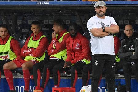 Platz 13: 1. FC Köln | 17 Punkte | 21:29 Tore | Note: 4,0 - Als der 1. FC Köln 17/18 zuletzt international spielte, ging in der Liga gar nichts mehr, der Effzeh stieg am Ende ab. Wiederholt sich die Geschichte? In den ersten Wochen bekam das Team die Mehrfachbelastung noch gut geregelt, im Spätherbst ging den Kölnern jedoch auch aufgrund des Verletzungspechs die Luft aus. Mittlerweile hat Trainer Steffen Baumgart offiziell den Abstiegskampf ausgerufen.