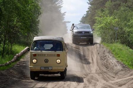 VW T2 Bus gegen VW T6 Seikel 4Motion
