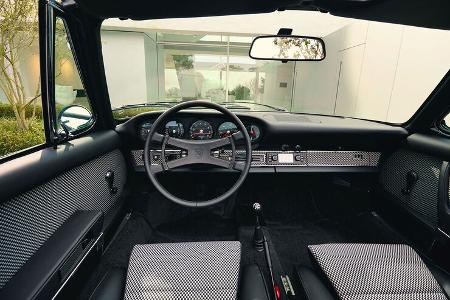 Porsche 911 S 2.4 Targa 50 Jahre F.A. Porsche Design (1972-2022) Cockpit