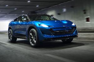 Flügeltürer-Elektro-SUV mit 2.028 PS
