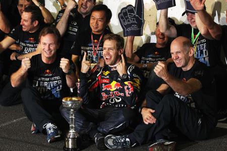 2011: Ein Top-Jahr - 2011 soll zum Jahr des Sebastian Vettel werden. Elf Rennsiege und 17 Podiumsplätze kann der Heppenheimer für sich verzeichnen. Von Beginn führt Vettel die Weltmeisterschaft an und gibt seinen Platz an der Sonne die ganze Saison nicht mehr her. Mit 15 Pole Positions in einem Jahr stellt er einen weiteren Rekord auf. Sein Vorsprung auf Vizeweltmeister Button beträgt am Ende satte 122 Punkte.