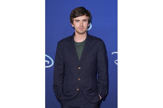 Niedlich ist er heute noch, spielt aber mittlerweile erwachsene Hauptrollen, wie in 'The Good Doctor'. Am 14. Februar 2022 wurde er 30 Jahre alt.