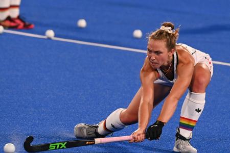 Hockey-Nationalspielerin Lorenz kritisiert FIFA Hockey-Nationalspielerin Lorenz kritisiert FIFA