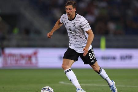 Mittelfeld: Leon Goretzka (FC Bayern) - Startelf-Chance: 70% - Nach seiner Verletzung wieder fast der Alte. Dürfte im Startelf-Duell mit Gündogan aufgrund seiner Wucht und Torgefahr die Nase leicht vorne haben, gegen den Oman allerdings nicht sonderlich auffällig.