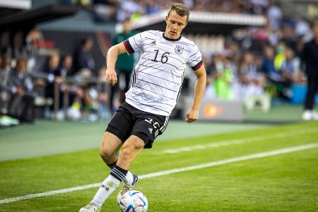 Abwehr: Lukas Klostermann (RB Leipzig) - Startelf-Chance: 0% - Hat es nach langer Ausfallzeit überraschend noch ins WM-Aufgebot geschafft, sein Comeback gegen den Oman war jedoch (erwartungsgemäß) holprig. Einsätze in Katar sind nicht sehr wahrscheinlich.