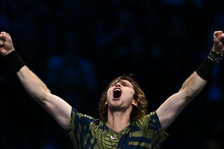 Rublew komplettiert Halbfinale der ATP-Finals Rublew komplettiert Halbfinale der ATP-Finals