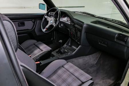 BMW M3 E30 (1989) Cockpit