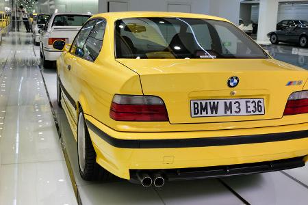 BMW M3 E36 3.2 Coupé Dakargelb (1997) Heck