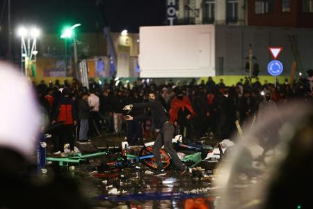 Nach Marokko-Sieg: Krawalle in Belgien und den Niederlanden Nach Marokko-Sieg: Krawalle in Belgien und den Niederlanden