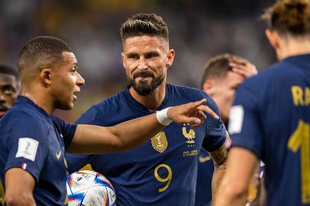 Platz 3: Frankreich - Den Titelverteidiger plagen große Verletzungssorgen, neben Karim Benzema fehlen zum Beispiel auch Lucas Hernández, Paul Pogba, N'Golo Kanté und Christopher Nkunku. Dass sich Frankreich davon wenig beeindrucken lässt, zeigte der torhungrige Auftritt gegen Australien (4:1). In dieser Verfassung kann es für die Équipe Tricolore wieder weit gehen.