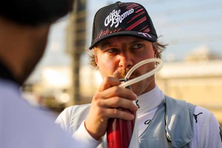 Valtteri Bottas (Alfa Romeo) - Note: 2,5 - Der Finne warf in der ersten Saisonhälfte seine ganze Erfahrung aus unter anderem fünf Jahren bei Mercedes in die Waagschale, überraschte dabei mit hervorragenden Performances unter anderem in Bahrain (P6), Imola (P5) und Barcelona (P6). Zum Jahresende war irgendwie die Luft raus beim Finnen, der insgesamt aber auf ein starkes Jahr zurückblicken kann.
