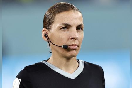 Stéphanie Frappart: Die steile Karriere der WM-Schiedsrichterin