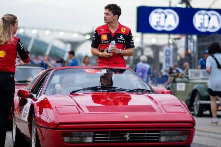 Charles Leclerc (Ferrari) - Note: 2,0 - Klar, nach den schlimmsten Krisenjahren 2020 und 2021 bedeutete das Jahr 2022 einen enormen Fortschritt für die Scuderia Ferrari. Vor allem im ersten Saisondrittel stellten die Italiener das vermeintlich schnellste Auto auf die Pisten. Was letztlich an Ertrag für Leclerc dabei heraussprang, war dann sogar zu wenig. Welch herausragender Fahrer der Monegasse ist, bewies er vor allem in den Qualifyings. Hier landete er mit insgesamt neun Pole Positions sogar vor Weltmeister Max Verstappen (sieben).
