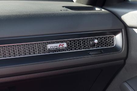 Honda Civic Type R, Cockpit, Plakette