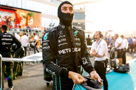 George Russell (Mercedes) - Note: 1,5 - Neben Weltmeister Max Verstappen die positivste Erscheinung in diesem Jahr. Als Nachfolger von Valtteri Bottas neu im Team, schlug Russell den siebenmaligen Weltmeister Lewis Hamilton mit 275 zu 240 Punkten, feierte zudem in Brasilien seinen ersten Rennsieg in der Königsklasse. Bis auf ganz wenige Ausnahmen (Ausfall ausgerechnet in Silverstone) war Russell hinter Verstappen die größte Konstante in dieser Saison - bockstark!